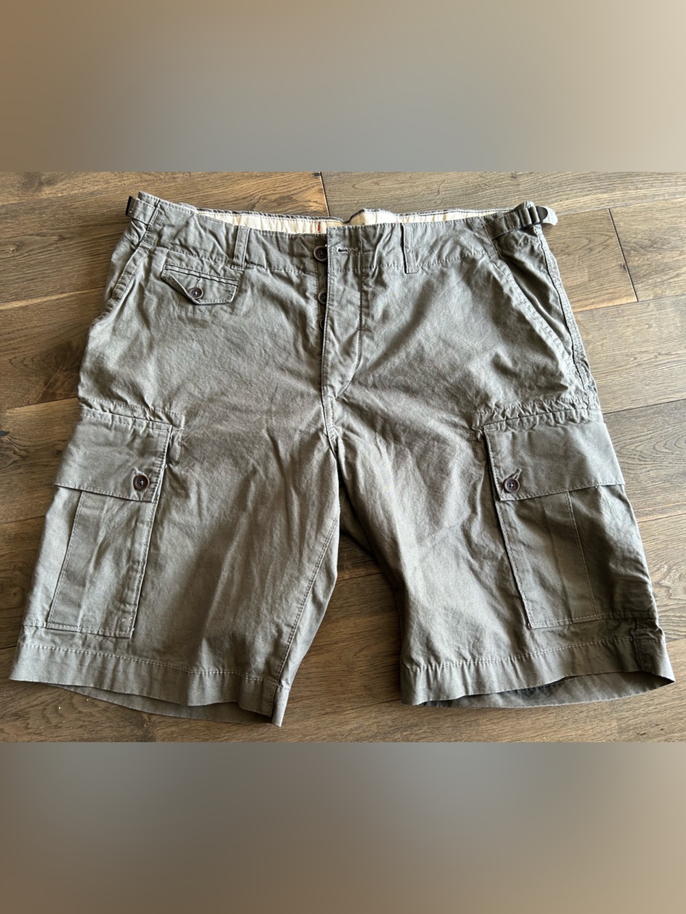 H&M Men's Cargo Shorts in Khaki Green